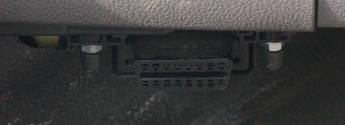 OBD2cable_engineDiagnosticPort